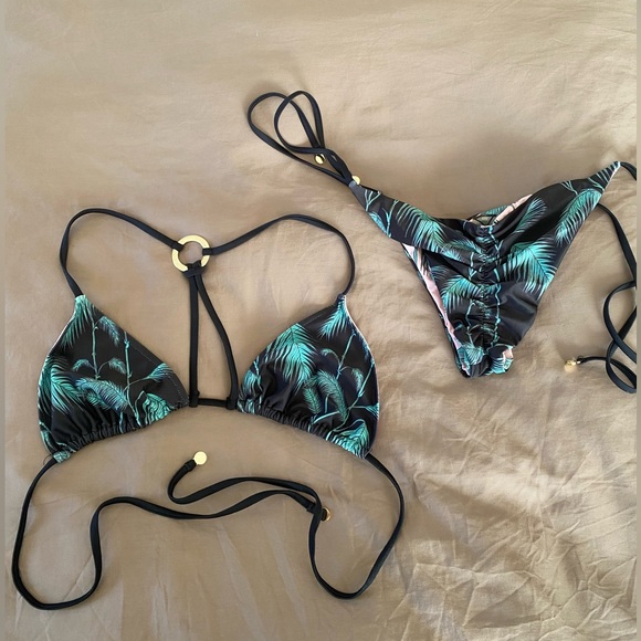 Wildfox Bamboo Reversible Tie Side Brazilian Bikini tropical multi style top xs - Picture 2 of 9